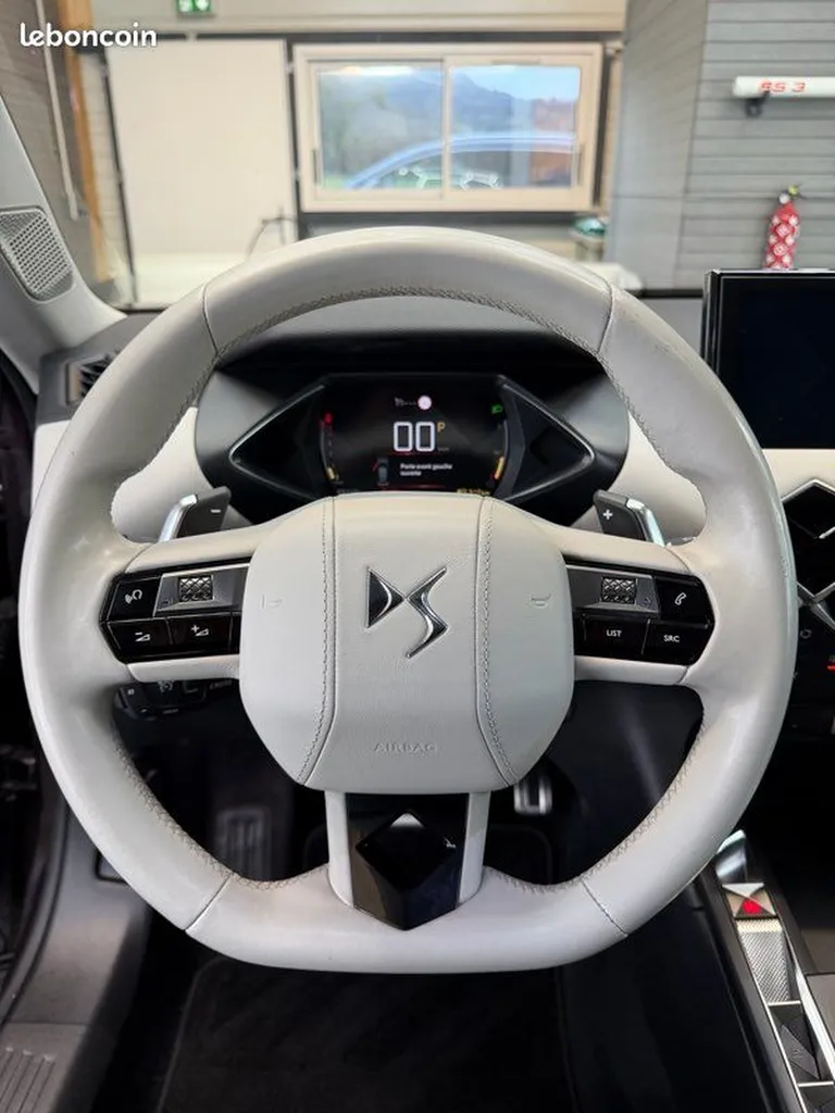 Vente d'une DS3 CROSSBACK BlueHDi RIVOLI 130CH diesel de 2020 avec boîte automatique à Saint-Julien-en-Genevois en Haute-Savoie