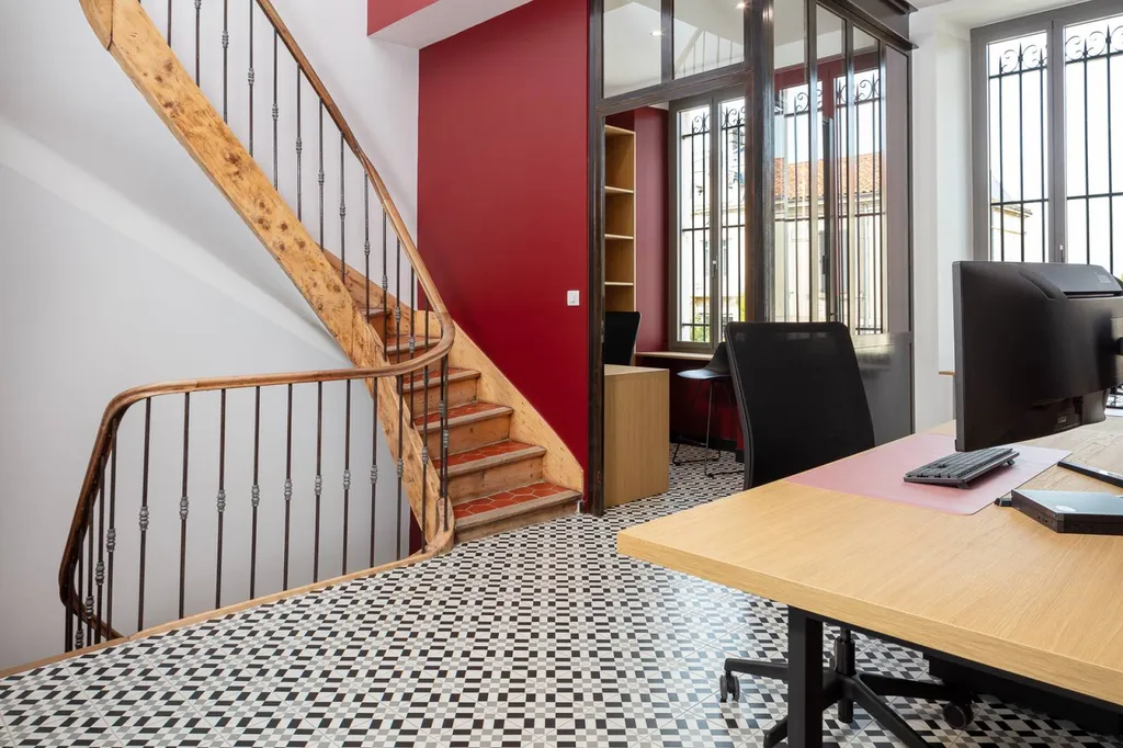 vue sur la cage d'escalier 13300 Salon-de-Provence