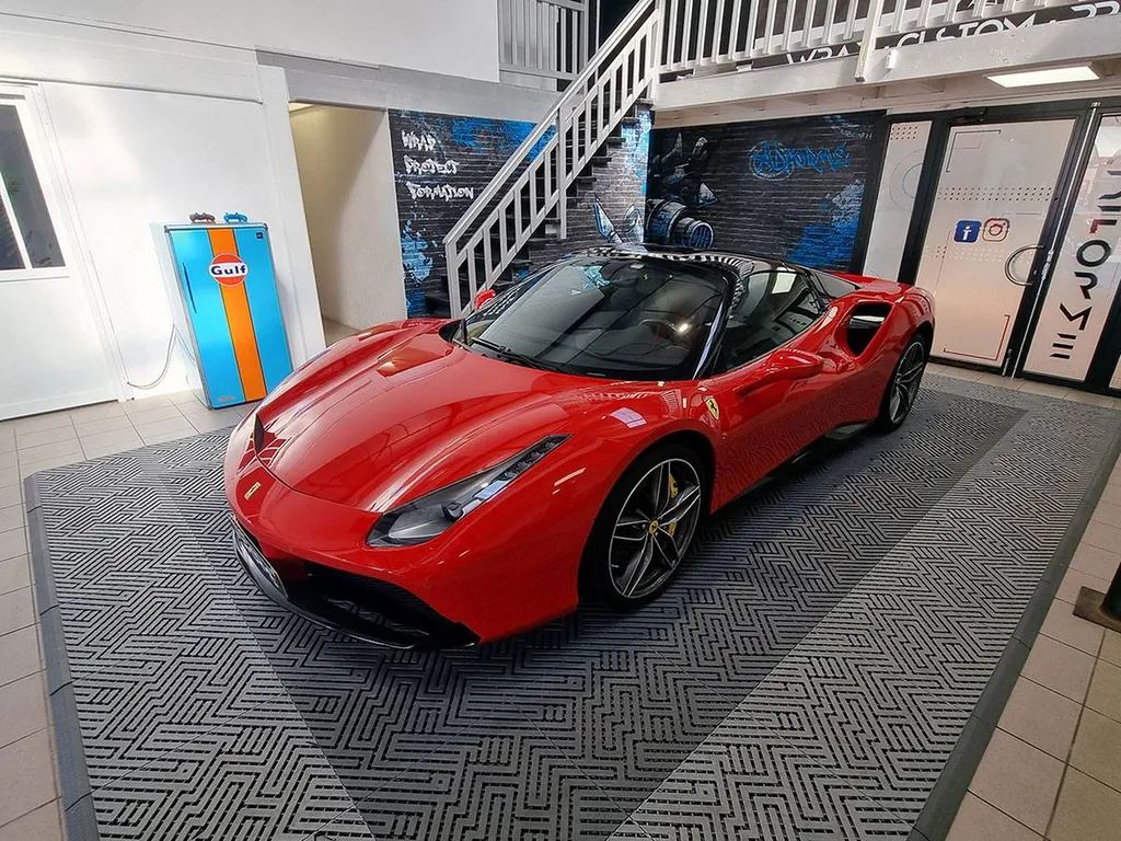Ferrari 488