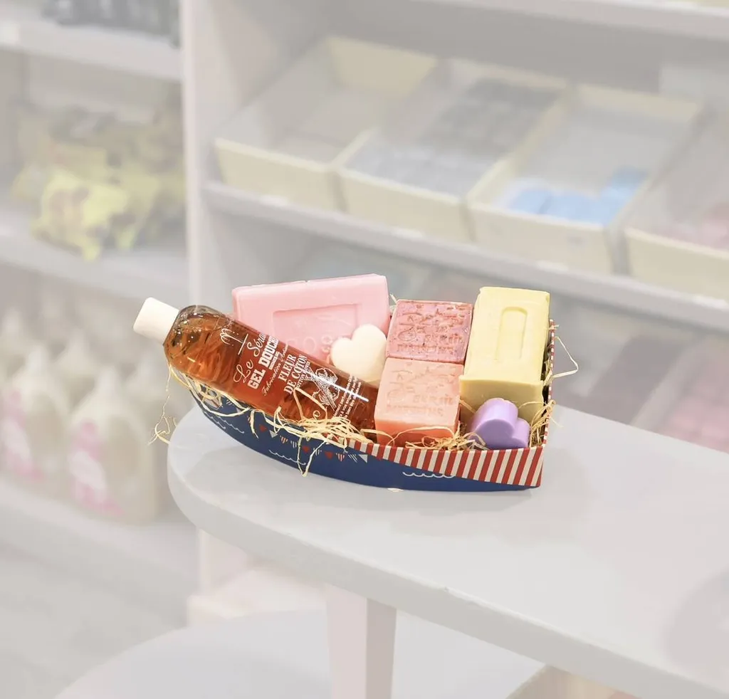 Coffret cadeau noël forme de bateau savon de Marseille