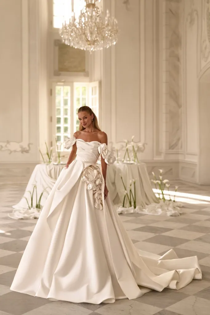 Robe de mariée princesse haute couture en satin mikado à Marseille