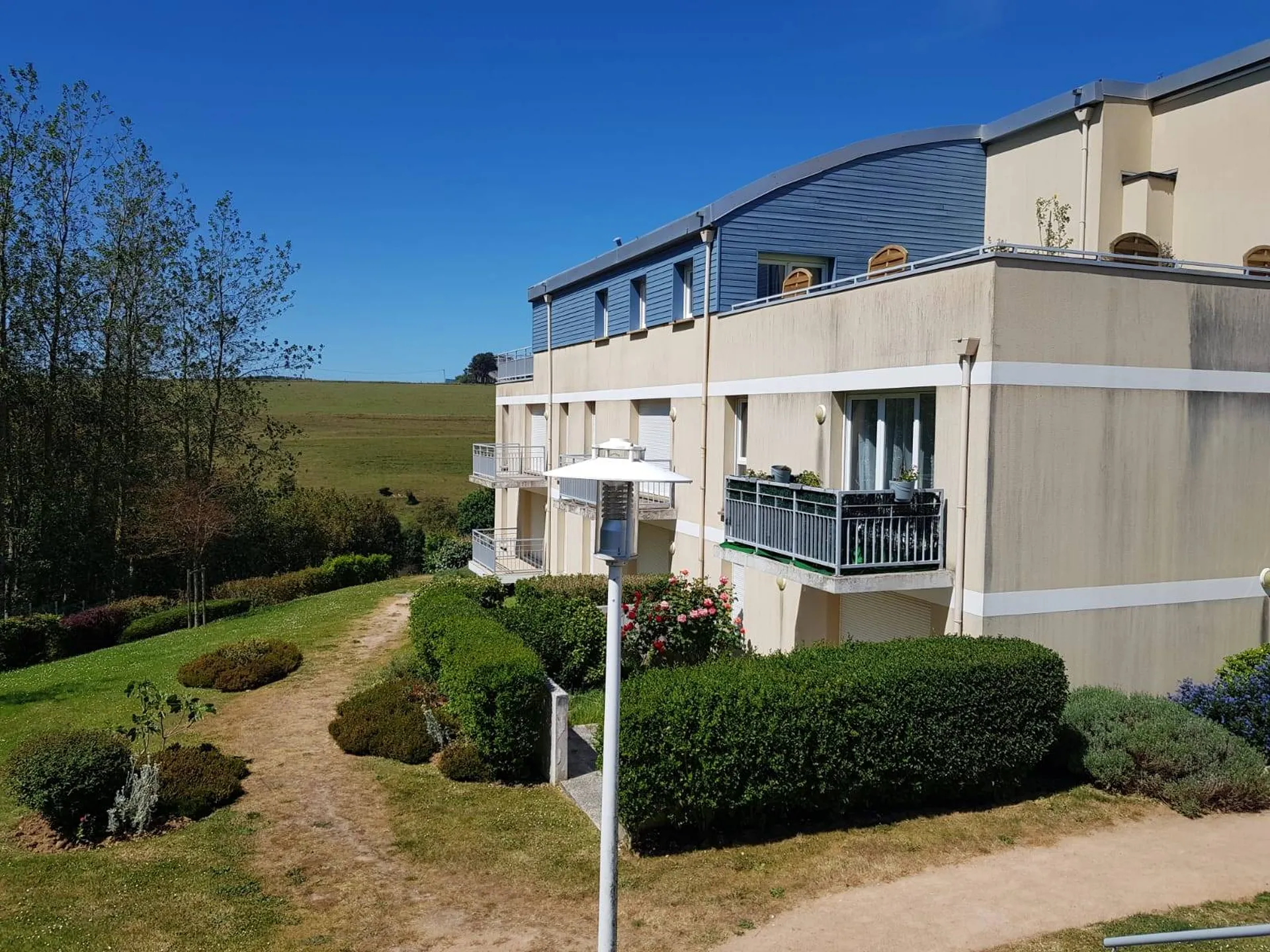 Appartement F3, avec ascenseur, dans le bourg côtier de St VALERY EN CAUX, en Normandie