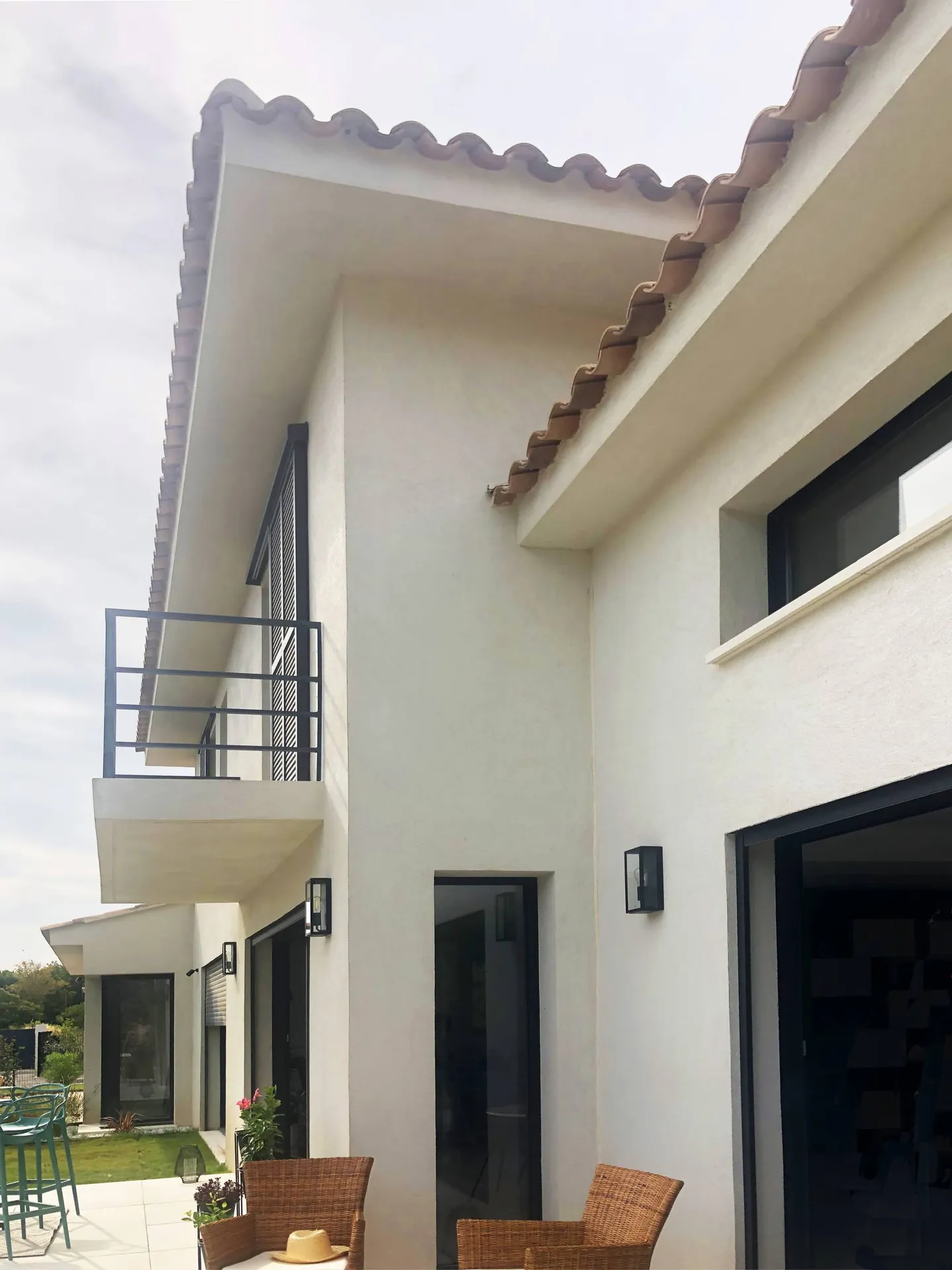 Débord de toiture d'une construction neuve sur Puyricard