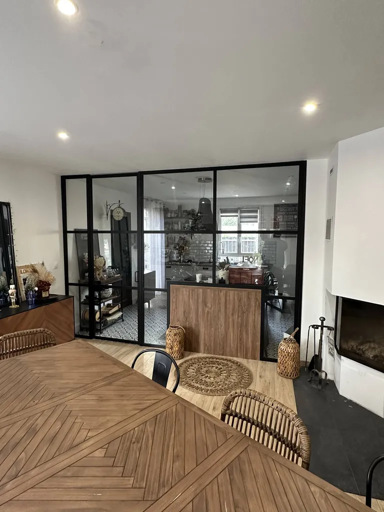 fabrication d'une verrière sur mesure pour fermer une cuisine à Rognac près de Salon de Provence