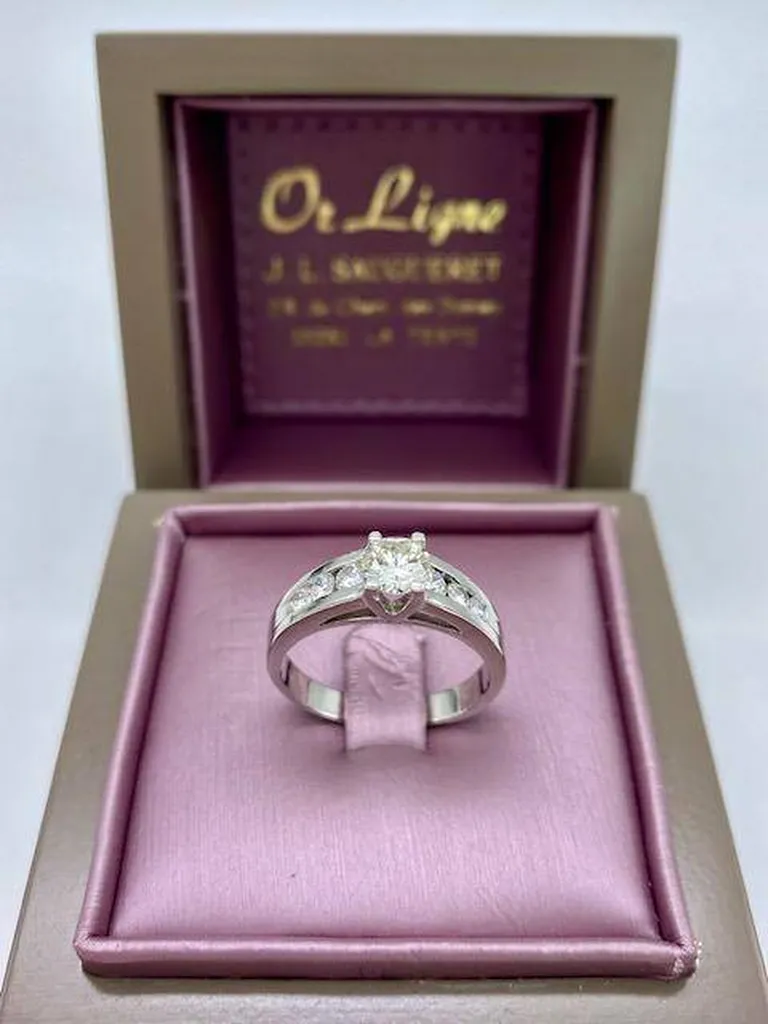 Ou trouver une bague de fiançailles en platine et diamants pas cher ? chez Or Ligne à La Teste près de Bordeaux