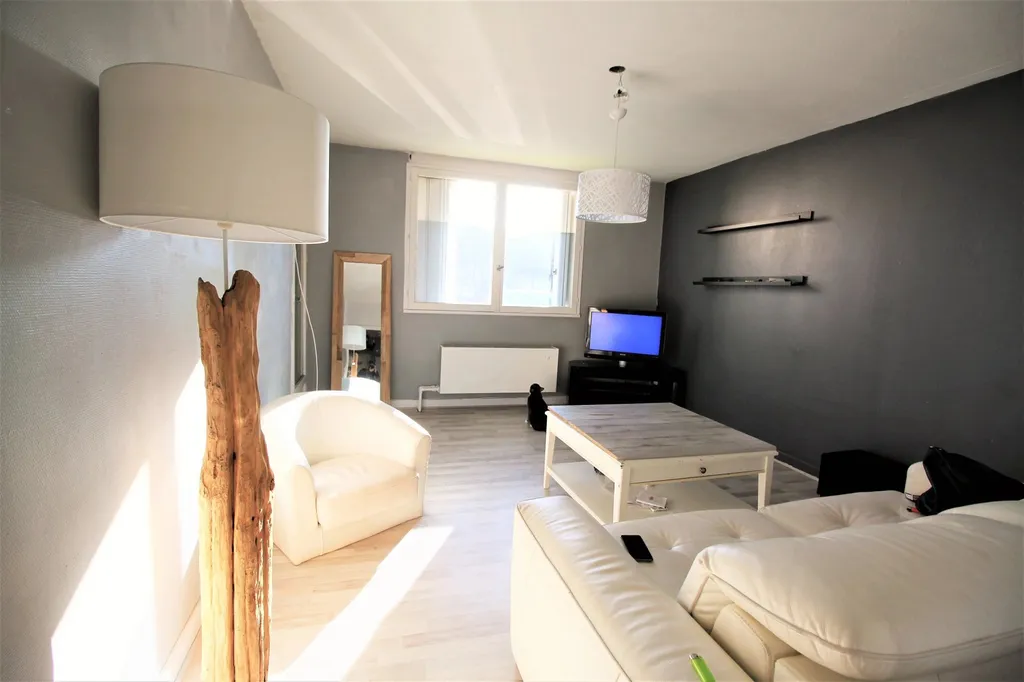 Appartement 3 pièces avec balcon et parking à BRUGES Centre-ville