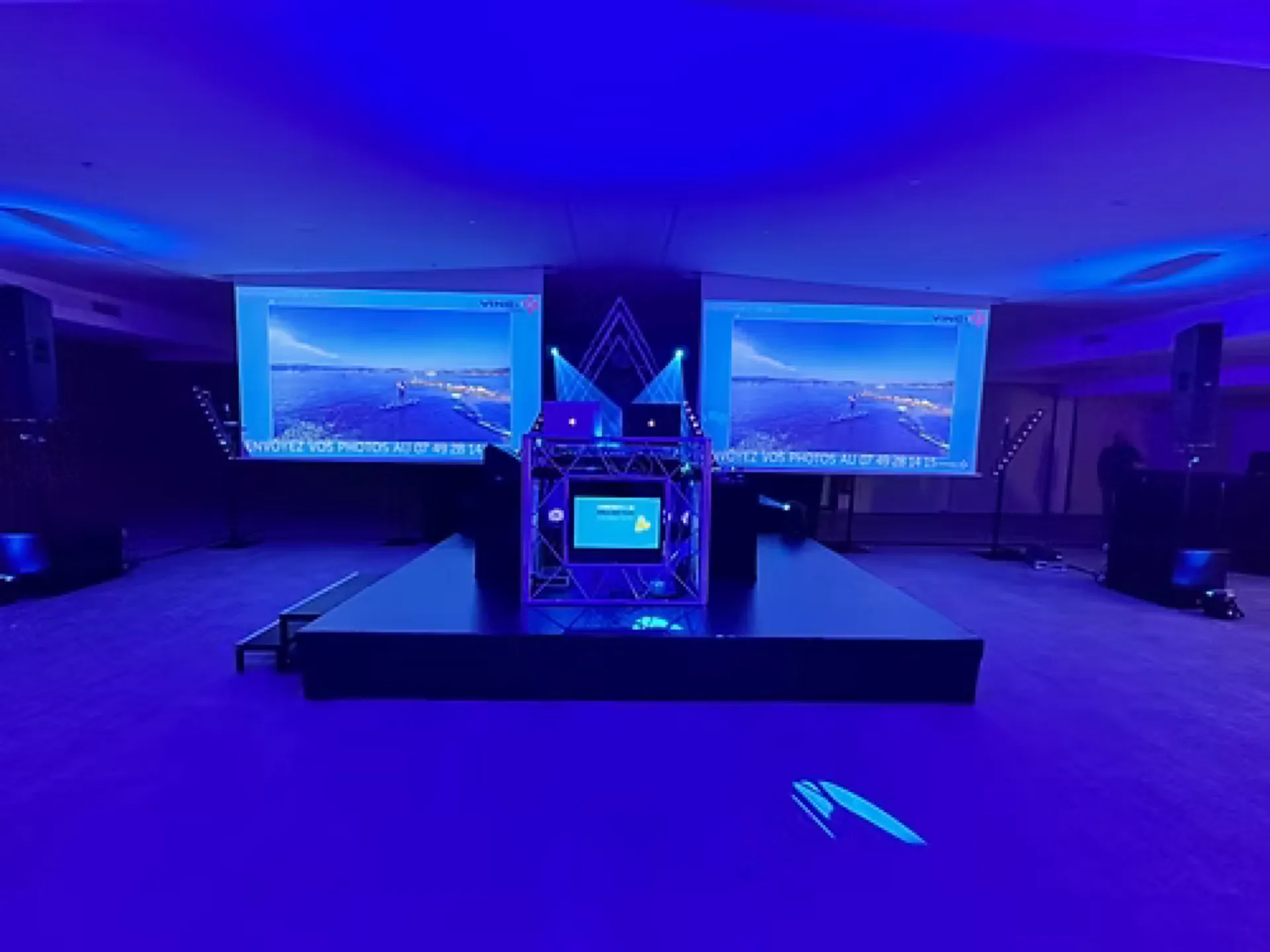 FRONT PERSONNALISE ECRAN LED DESK DJ