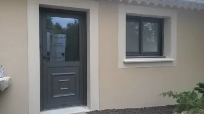 Porte d'entrée demi panneau noir sablé