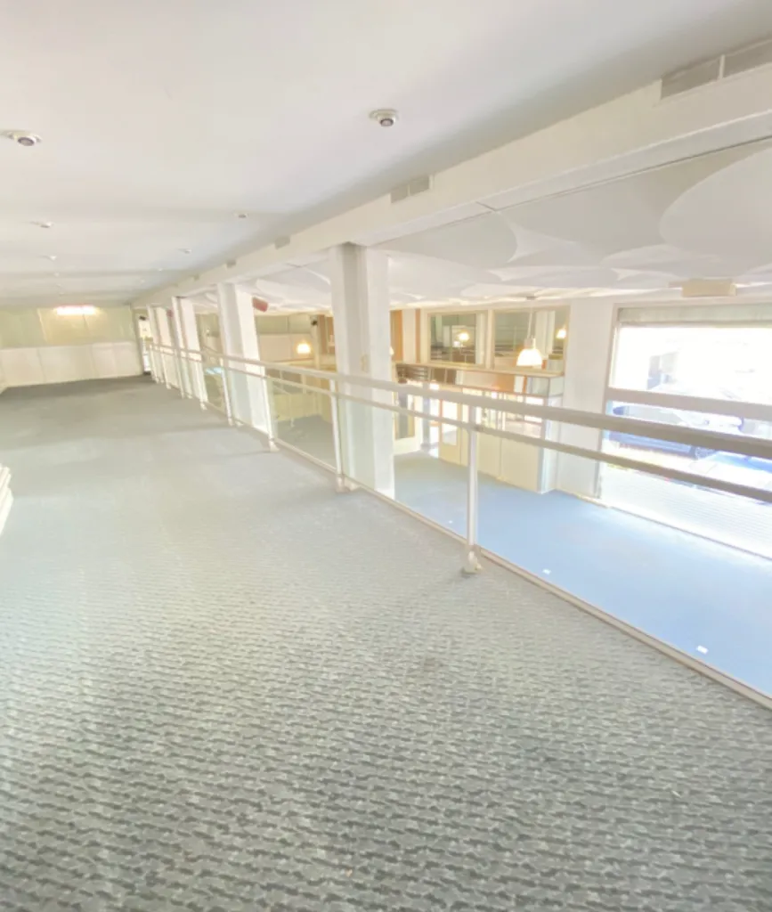 LE HAVRE - A LOUER bureaux avec entrée indépendante de 527 m² sur un axe passant du quartier de l'Eure