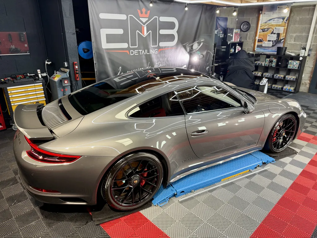 Protection PPF complet Porsche 911 type 991.2 GTS à Limonest près de Lyon avec film haut de gamme et préparation par EMB DETAILING