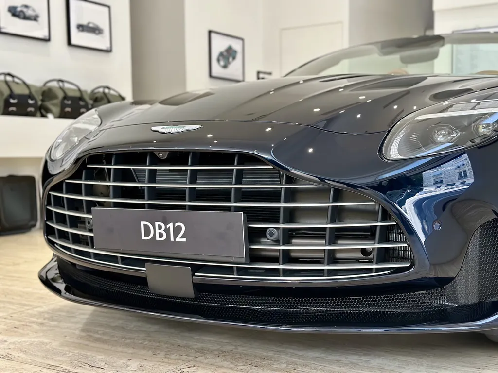 Traitement céramique sur Aston Martin DB12 Volante – EMB Detailing, votre expert automobile haut de gamme sur lyon proche de vienne