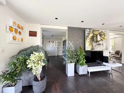 Orgeval, une jolie maison familiale 163,41M² habitable édifiée sur un terrain de 1057 M² à proximité du centre ville, des commerces, un cadre de vie alliant calme et tranquillité.