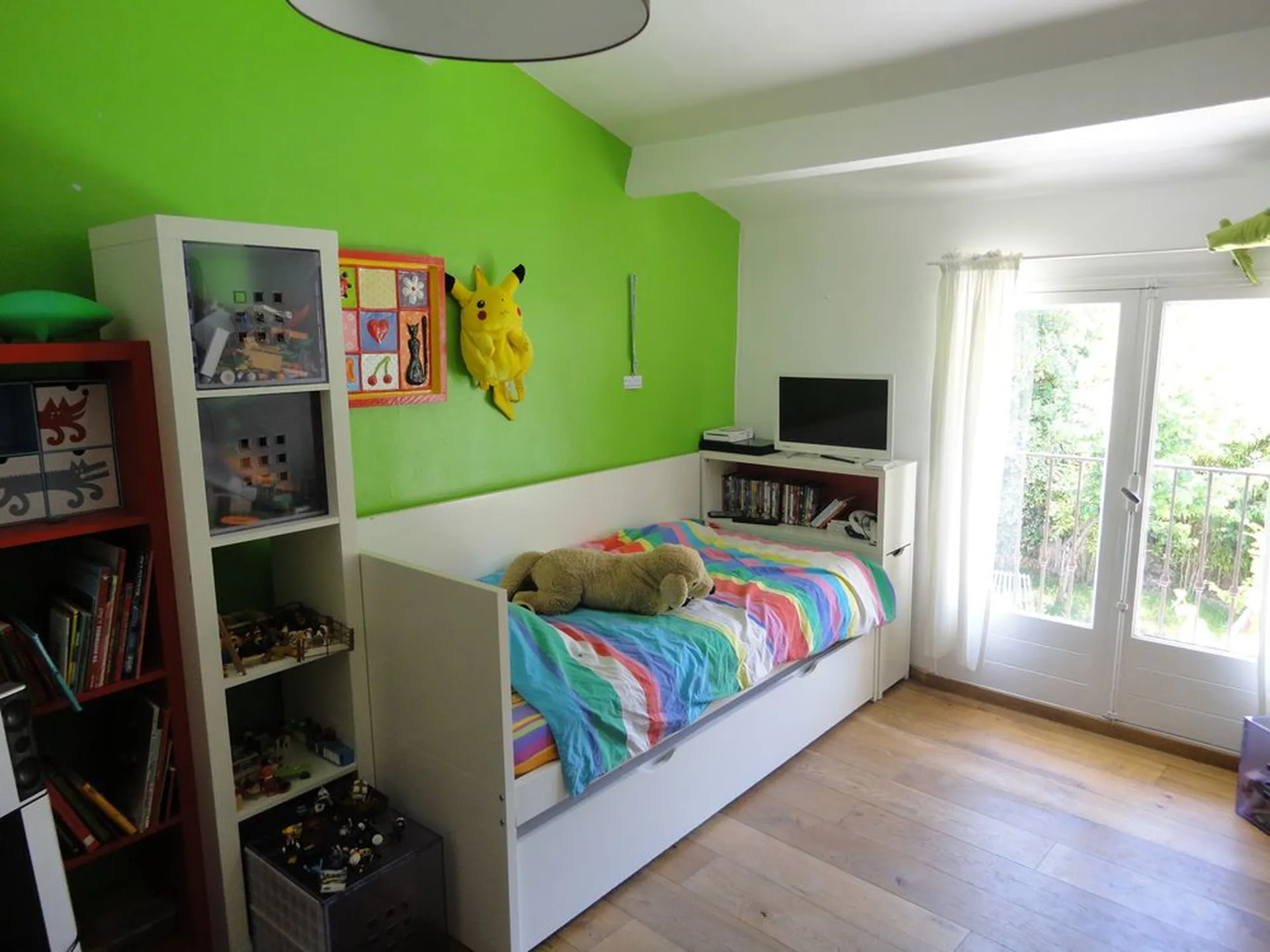 Corps de ferme rénové 5/6 Roquefort La Bédoule sur terrain paysager et piscine