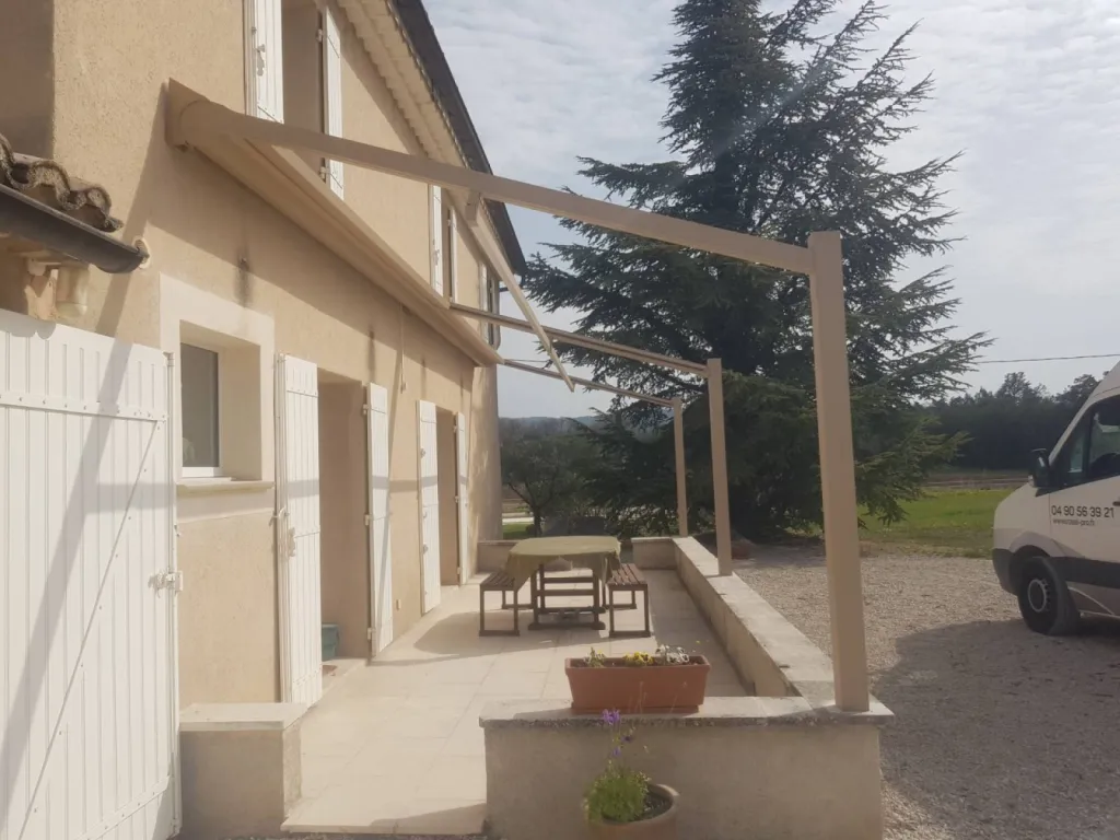 pergola adossée en aluminium sur mesure salon de provence