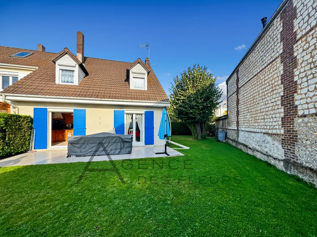 A saisir maison de 96 m² édifiée sur un terrain de 341 m² sur la commune de SAINT PIERRE LES ELBEUF 76320