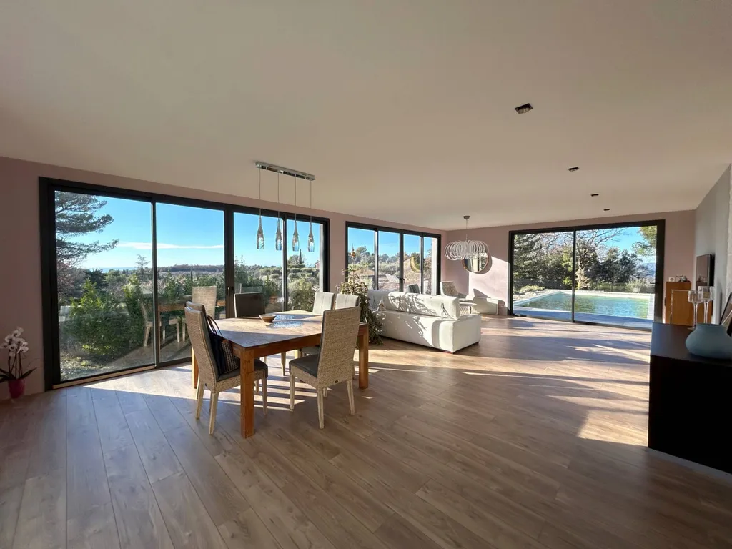 Blauvac, maison moderne en position dominante avec vues panoramiques   