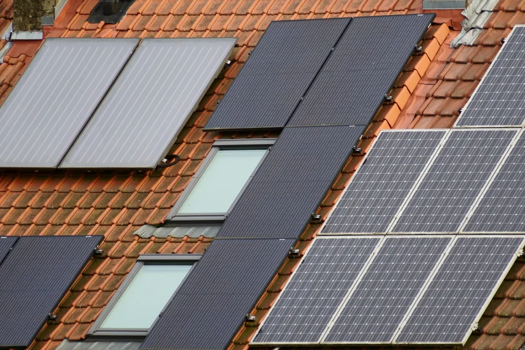 Étude de rentabilité : confiez votre projet d'installation de panneaux solaires et photovoltaïques pour les particuliers à l'expertise de Bordeaux Sécurité Alarmes en Gironde