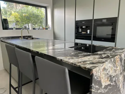 Réalisation d'une cuisine italienne haut de gamme à Six Fours dans le 83