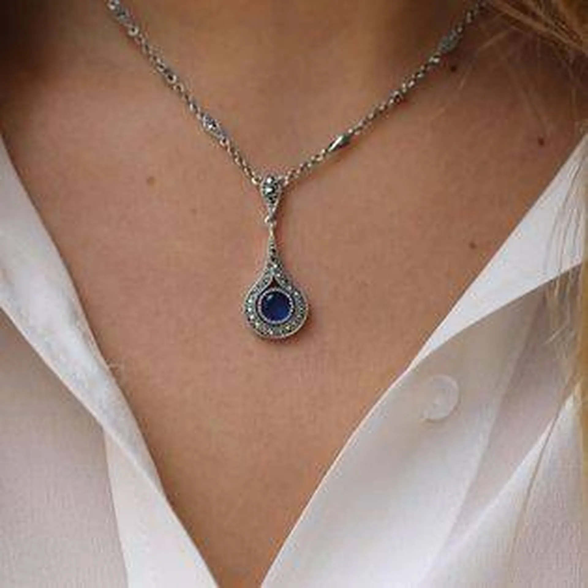 Éclat et Histoire: La Collection Art déco de Métrop Compagnie chez Or Ligne