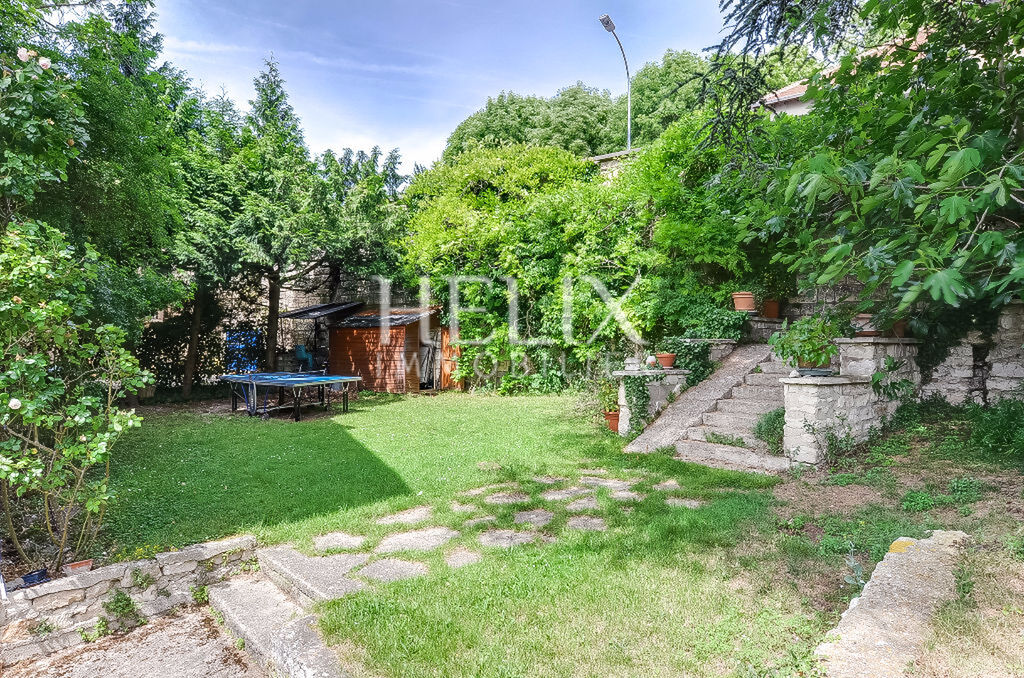 Propiedad 290 m² con un jardín de 1100 m²