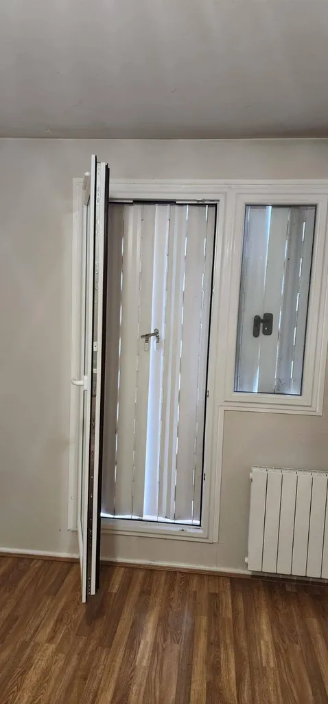 Installation de fenêtres PVC sur-mesure à Écully