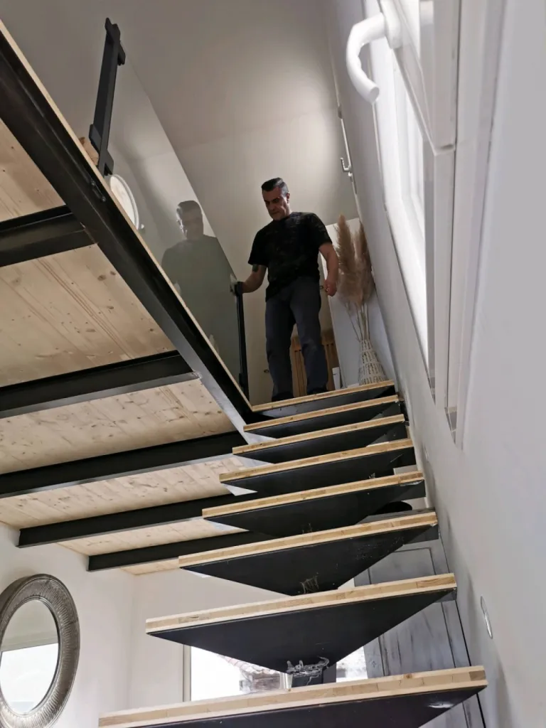 Fabrication et pose de Garde-corps sur mesure en verre à Mimet