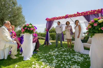 cérémonie de mariage à Pefkos Rhodes avec officiant français