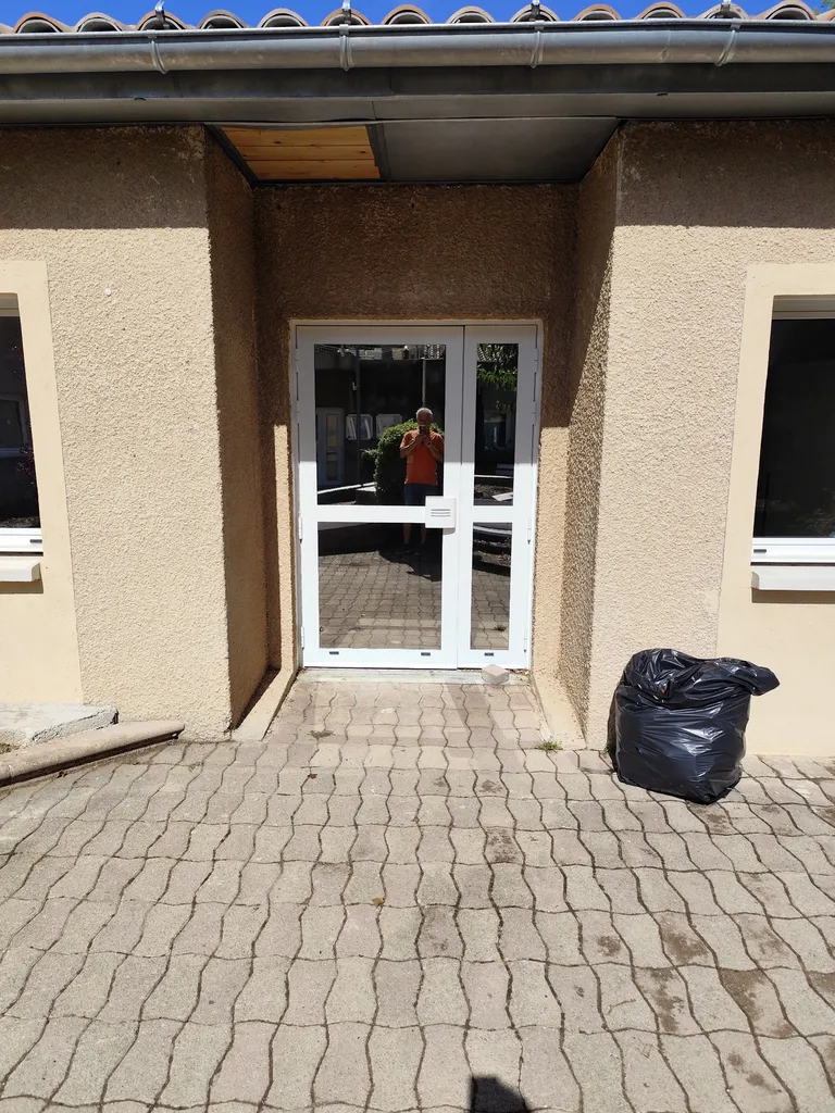 Installateur de film solaire professionnel à Marseille : pose de film anti-chaleur pour fenêtres et vitrages haute protection anti-UV