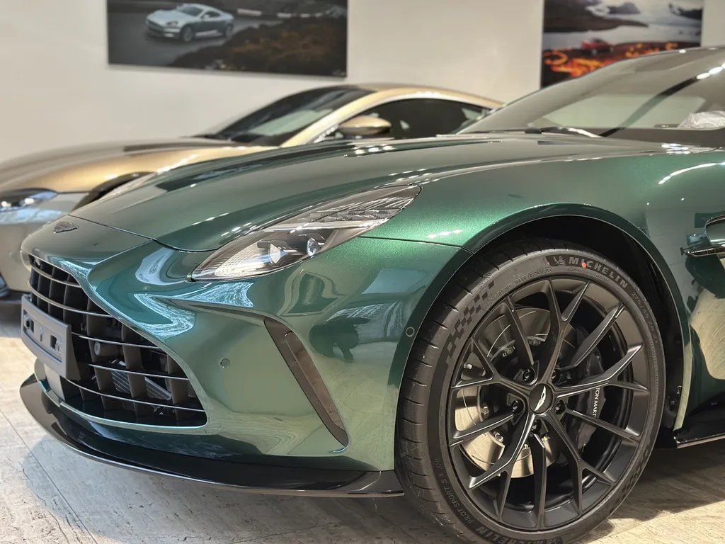 Film de protection PPF Aston Martin Vantage spécialiste de la protection carrosserie sur l’Ouest Lyonnais proche Tassin la demi lune 