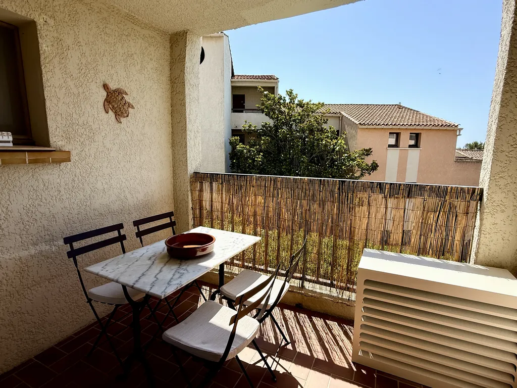 Les Issambres — Appartement 3 pièces de 34 m² entièrement rénové, dans une résidence prisée avec piscines et tennis, à deux pas de la plage