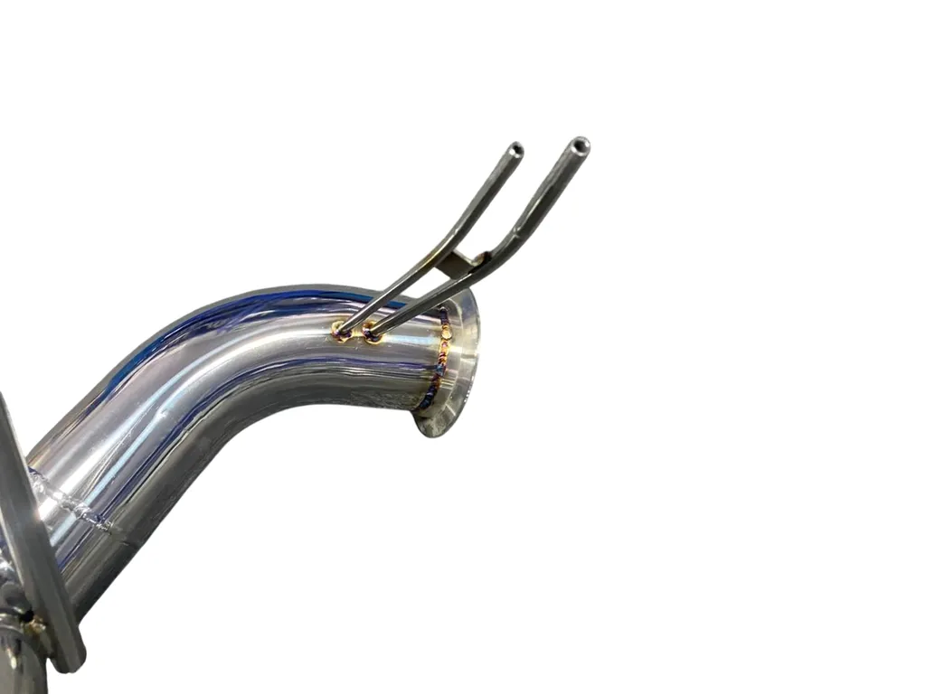 Lamborghini Aventador LP 740-4 S équipée d’une ligne d’échappement JU-EXHAUST en inox. Système optimisé pour une sonorité plus libre et plus expressive, avec un flux d’échappement amélioré et une configuration axée performance.
