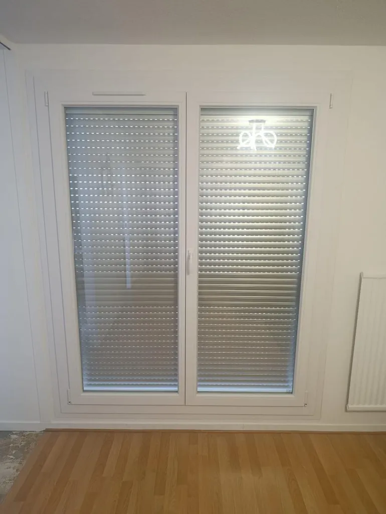 Pose de volets roulants solaires Profalux sur mesure, haute performance thermique et sécurité à Dijon en Côte-d’Or