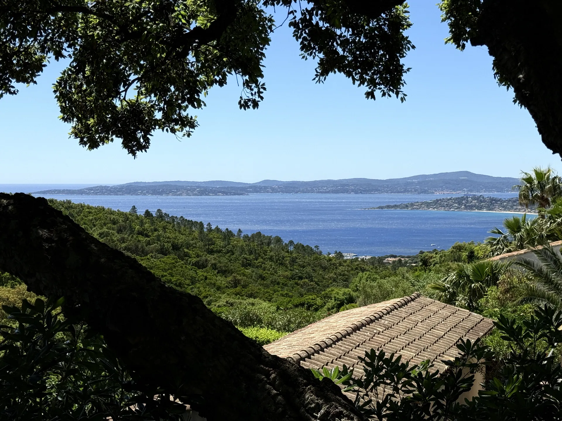 LES ISSAMBRES – VUE MER GOLFE DE SAINT-TROPEZ | MAISON PROVENÇALE | PROJET DE RÉNOVATION
