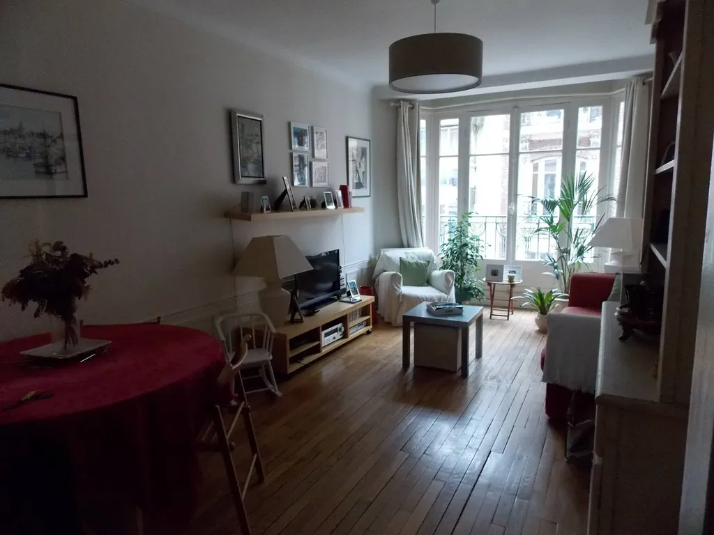 A VENDRE APPARTEMENT HAUSSMANNIEN 2 CHAMBRES AVEC BALCON QUARTIER TERNES PARIS 75017