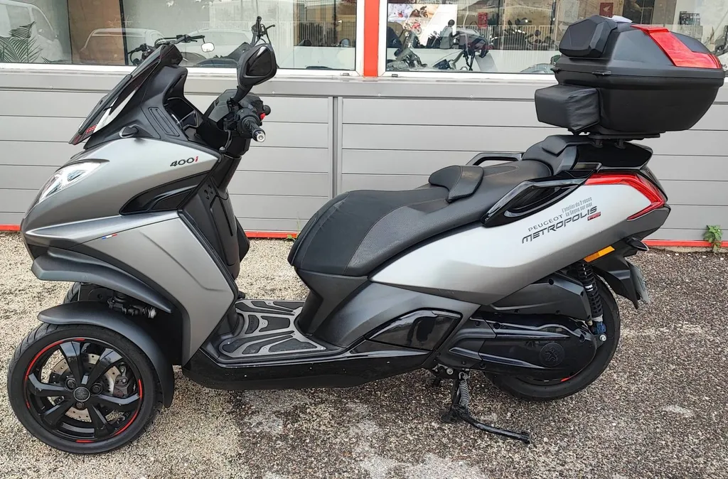 PEUGEOT METROPOLIS 400 13 P RS du 11/2018 avec 34900 km.