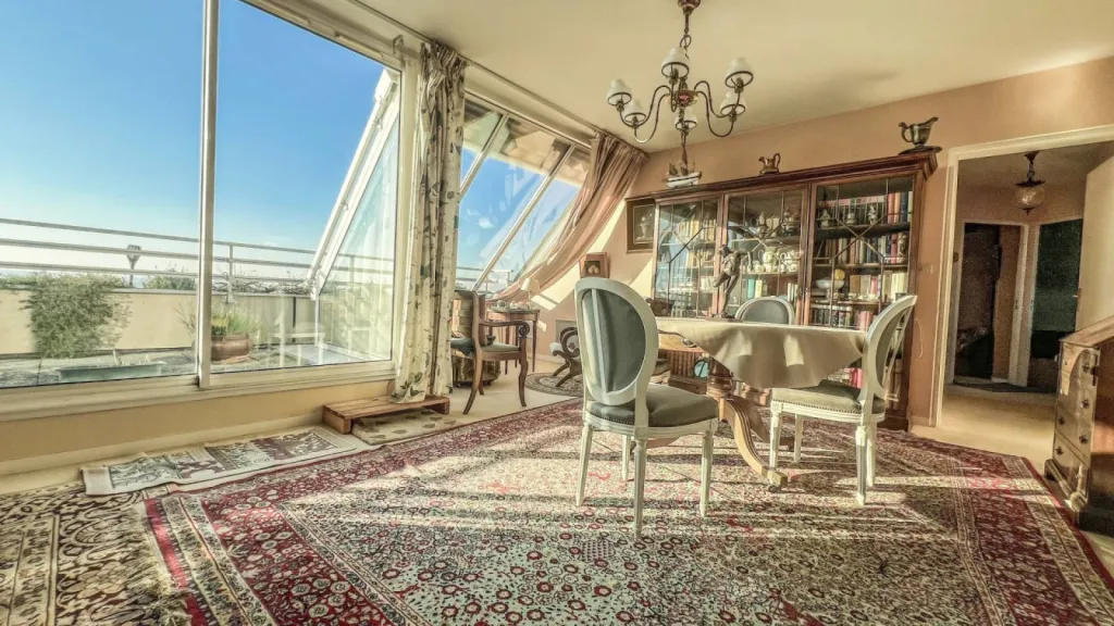 T4 de 105 m2 avec terrasse, parking couvert et cave à ROUEN