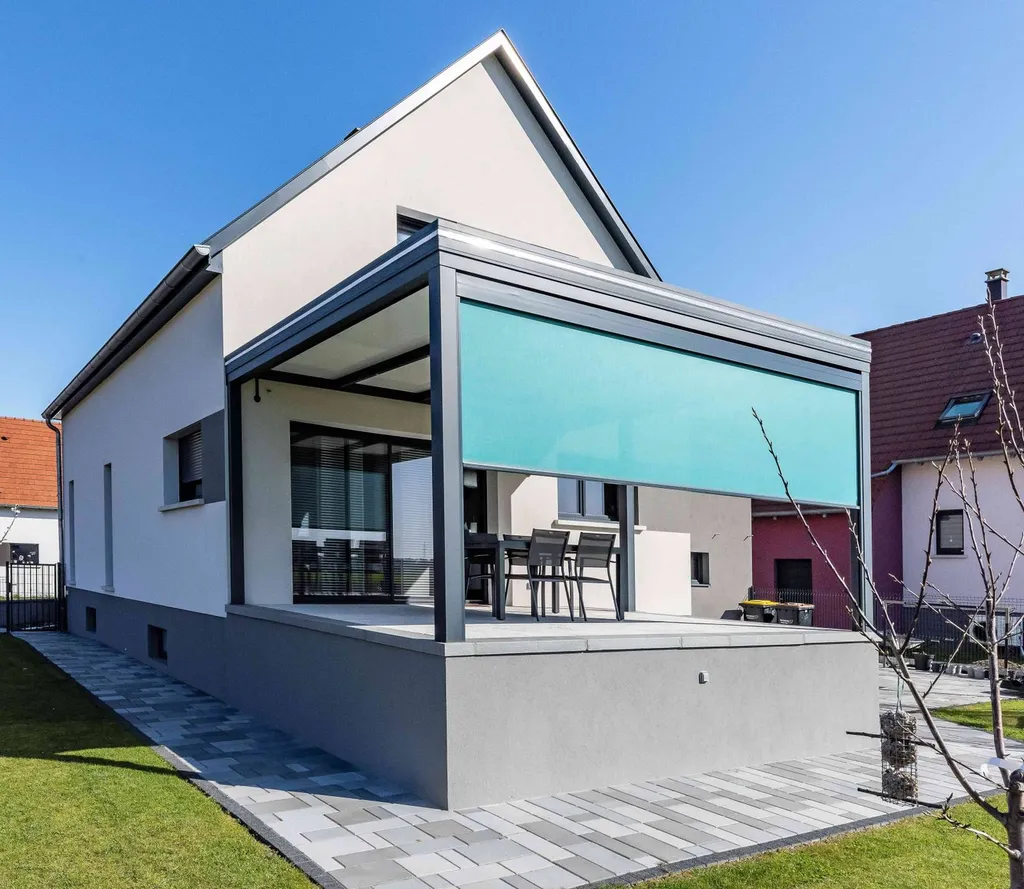 Pergola TITAN à toit fixe avec store zip posée à Routzenheim par MFC style