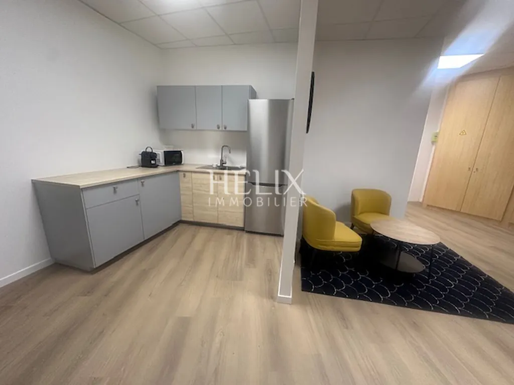 Location d'un bureau à Saint Germain en Laye dans un immeuble entiérement rénové