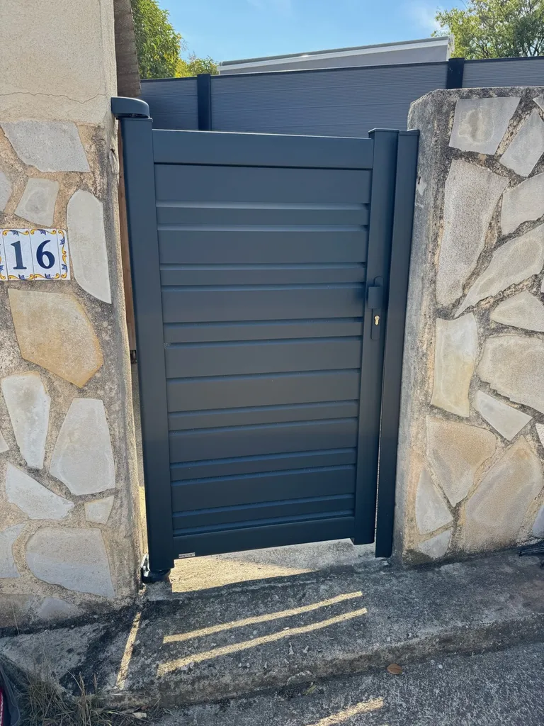 Mise en place d'un portail Kostum modèle Strolad sur Istres