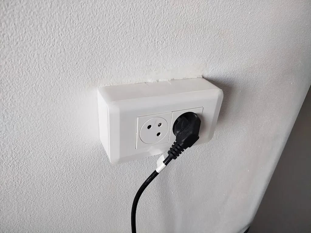 Travaux électriques complets avec déplacement de tableau, création de prises et mise à la terre réalisés à Mauguio