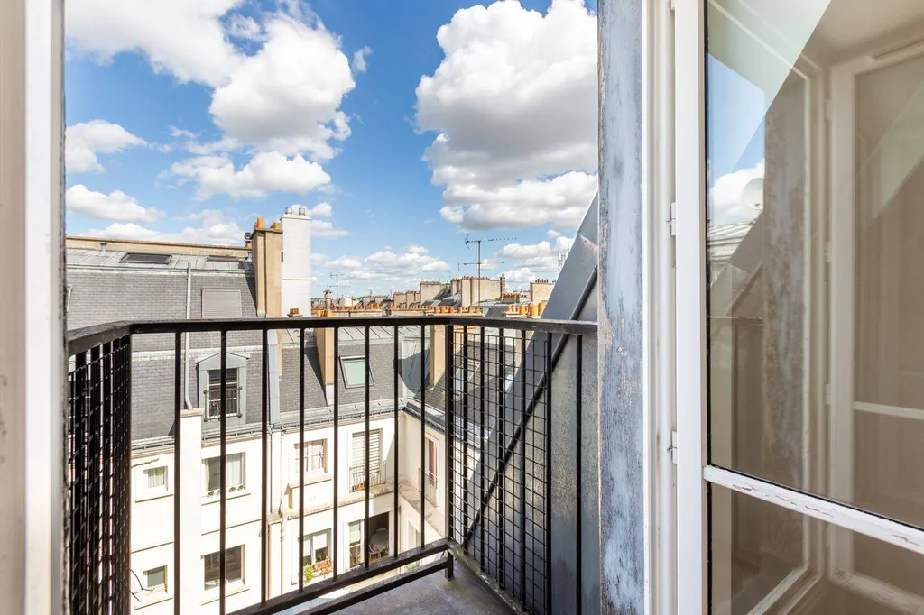 A vendre 85 m2 en dernier étage avec vue dégagée et traversant / Bd Pereire Paris 75017
