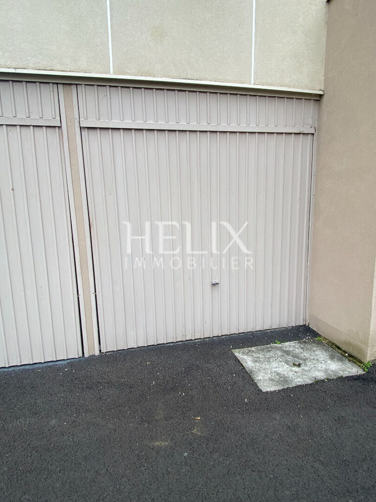 Garage fermé Le Pecq 13 m2