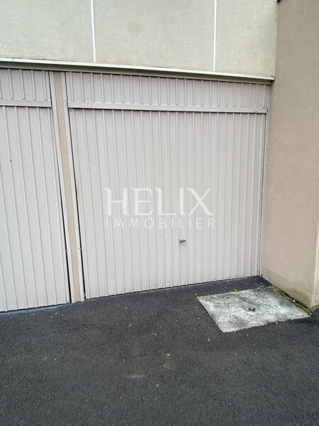Garage fermé Le Pecq 13 m2