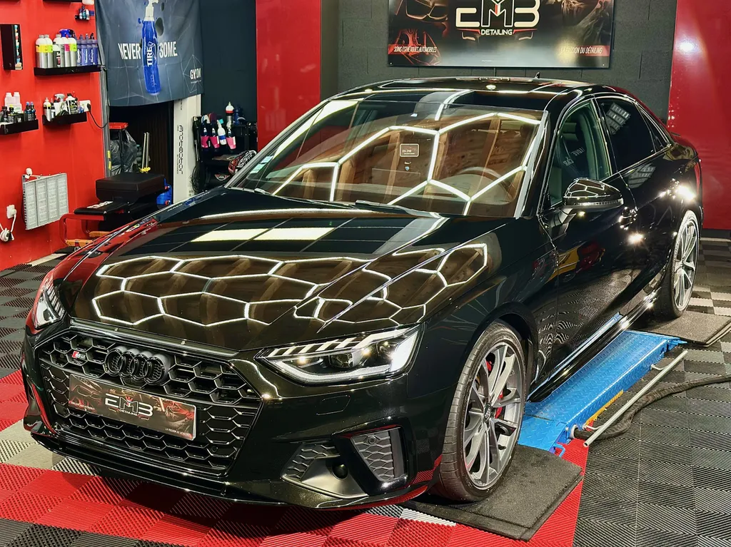 Detailing automobile Audi S4 spécialiste du traitement céramique sur Lyon 