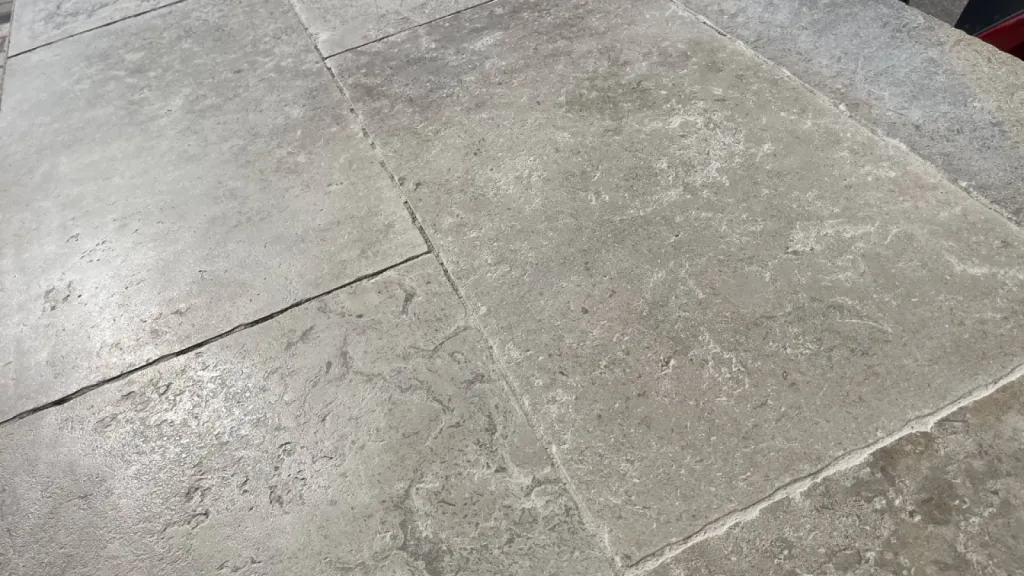 Pierre de Dordogne, Montagnac B2 gris pour dallage intérieur et extérieur HYERES