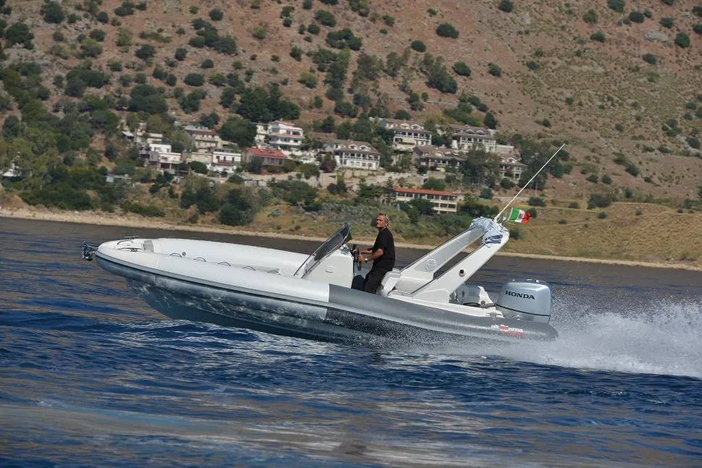 Achat de bateau à moteur moins de 7m à Bandol