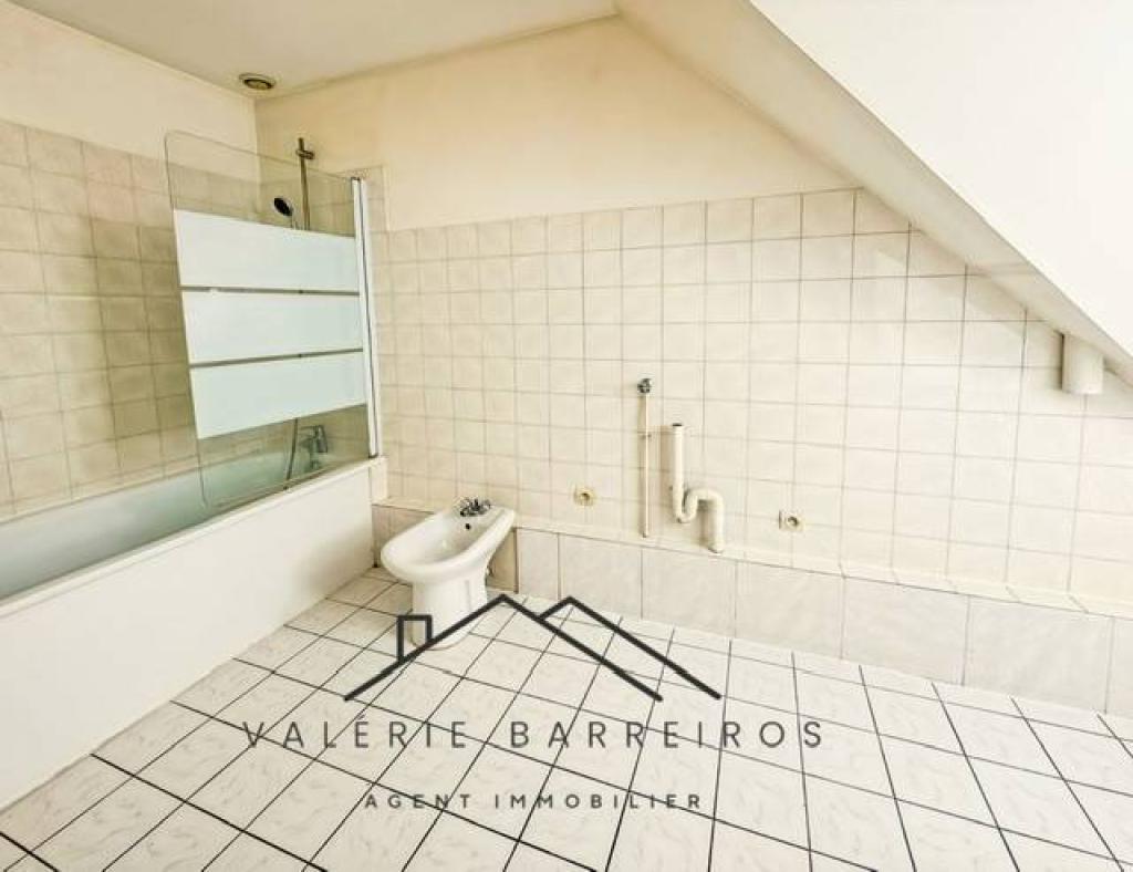 A acheter lot de deux maisons sur la commune de CAUDEBEC LES ELBEUF 76320