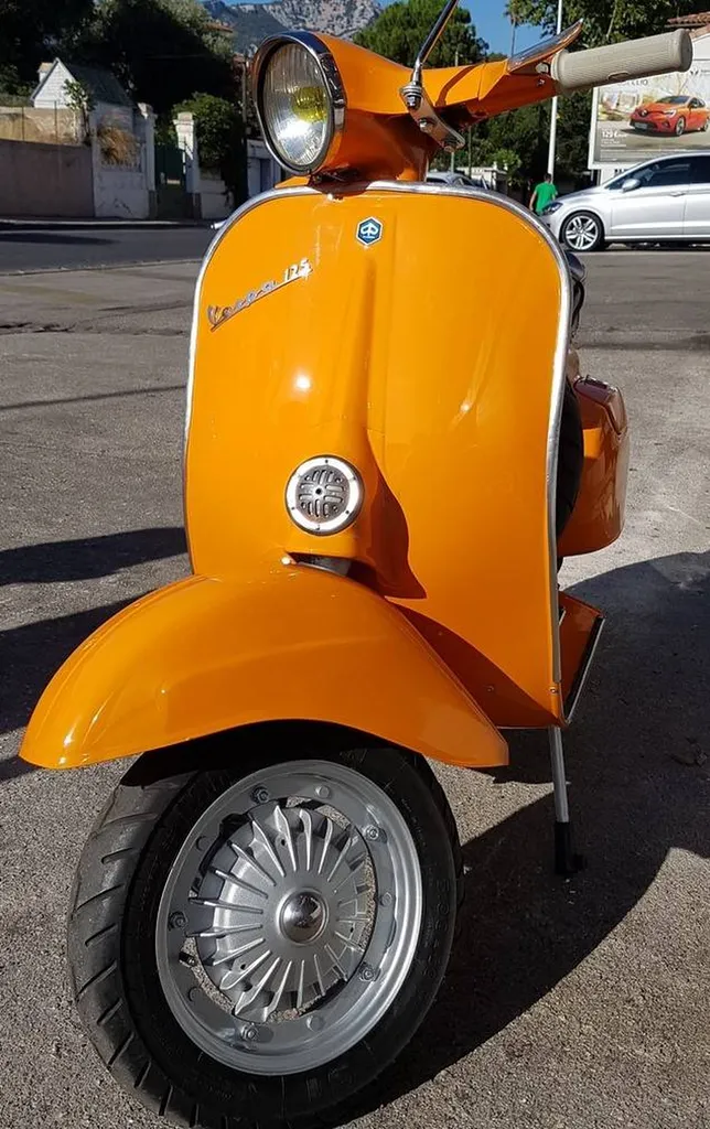 RESTAURATION VESPA PRIMAVERA 125 BANDOL