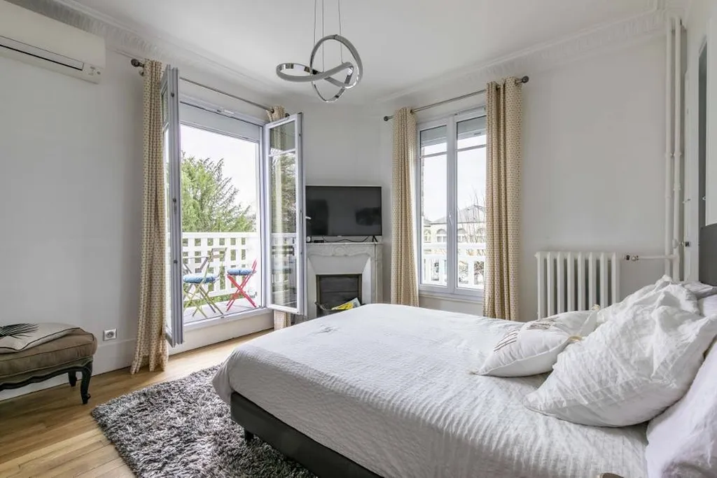 A vendre maison en parfait état avec 5 chambres à Montmorency