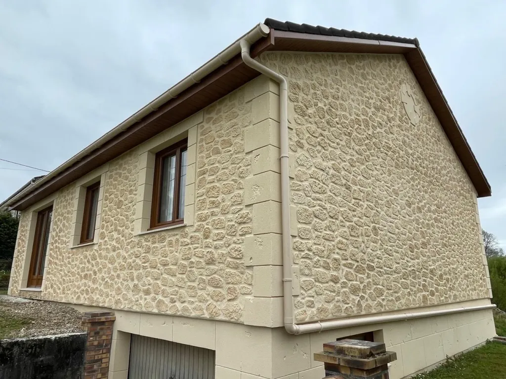 Société pour devis ravalement de façade imitation pierre taillée à Gonfreville-l'Orcher proche Le Havre 76